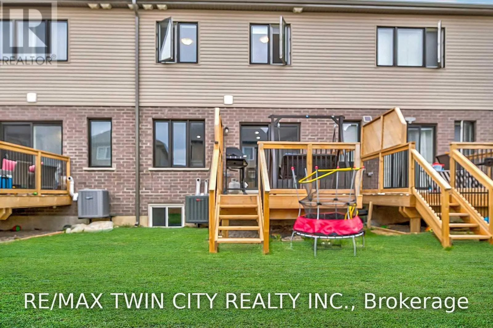 107 - 135 HARDCASTLE DRIVE