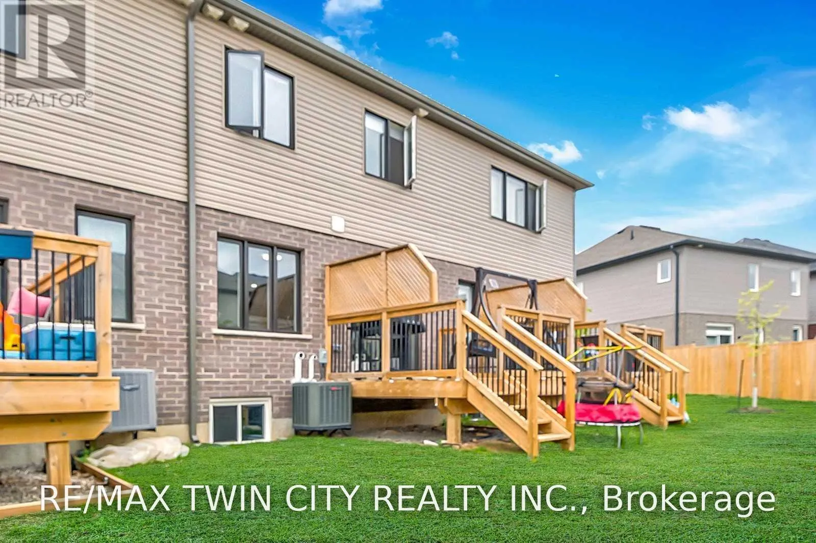 107 - 135 HARDCASTLE DRIVE