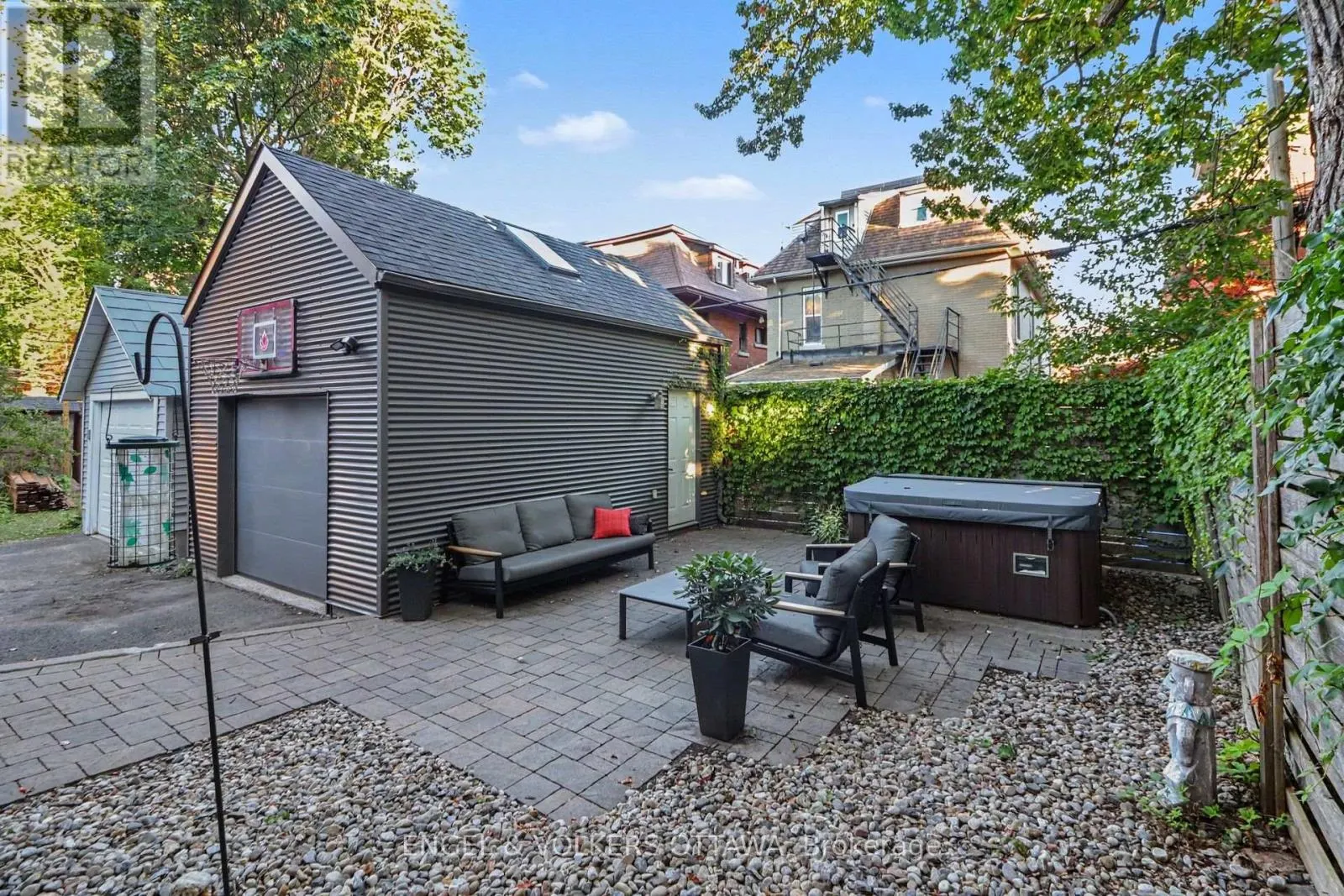 26 MELGUND AVENUE