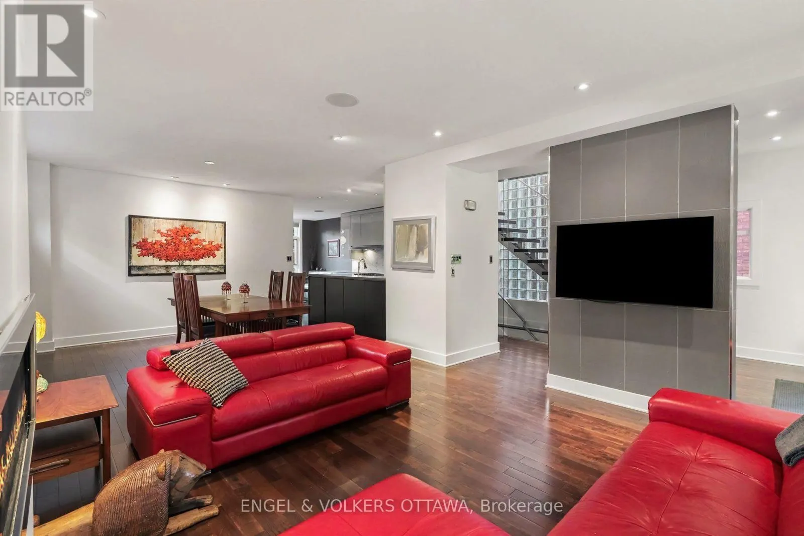 26 MELGUND AVENUE