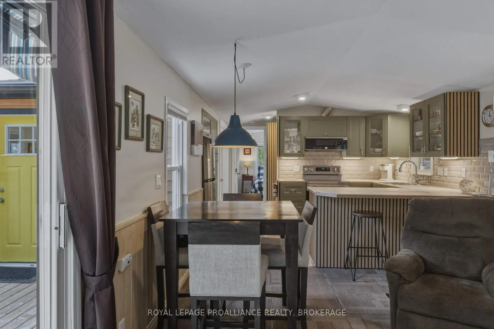 106 OLD RIVER ROAD