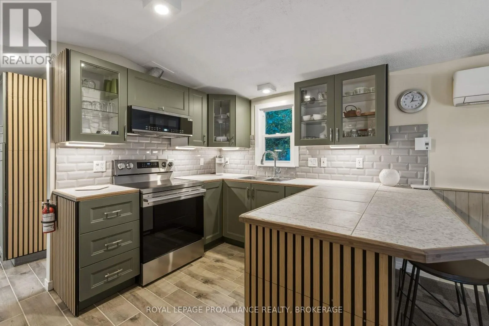106 OLD RIVER ROAD