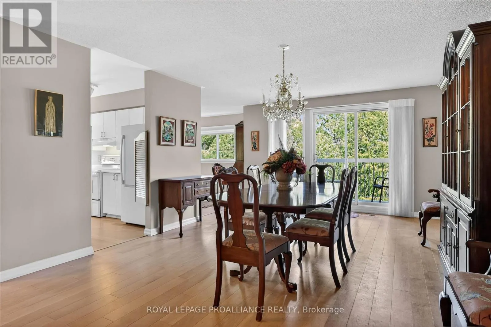 312A - 1099 CLONSILLA AVENUE