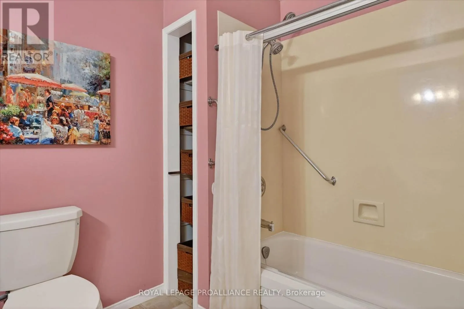 312A - 1099 CLONSILLA AVENUE
