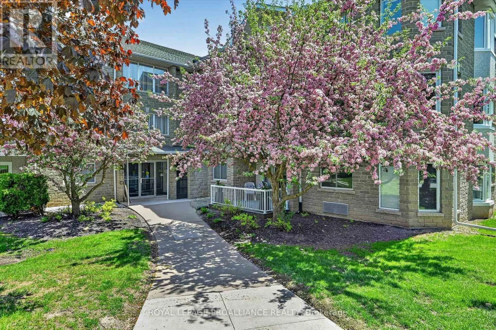 312A - 1099 CLONSILLA AVENUE