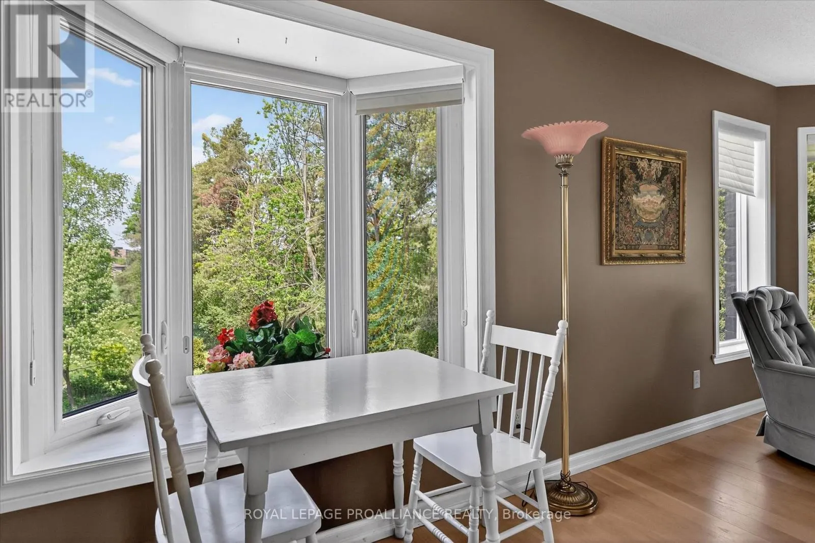 312A - 1099 CLONSILLA AVENUE