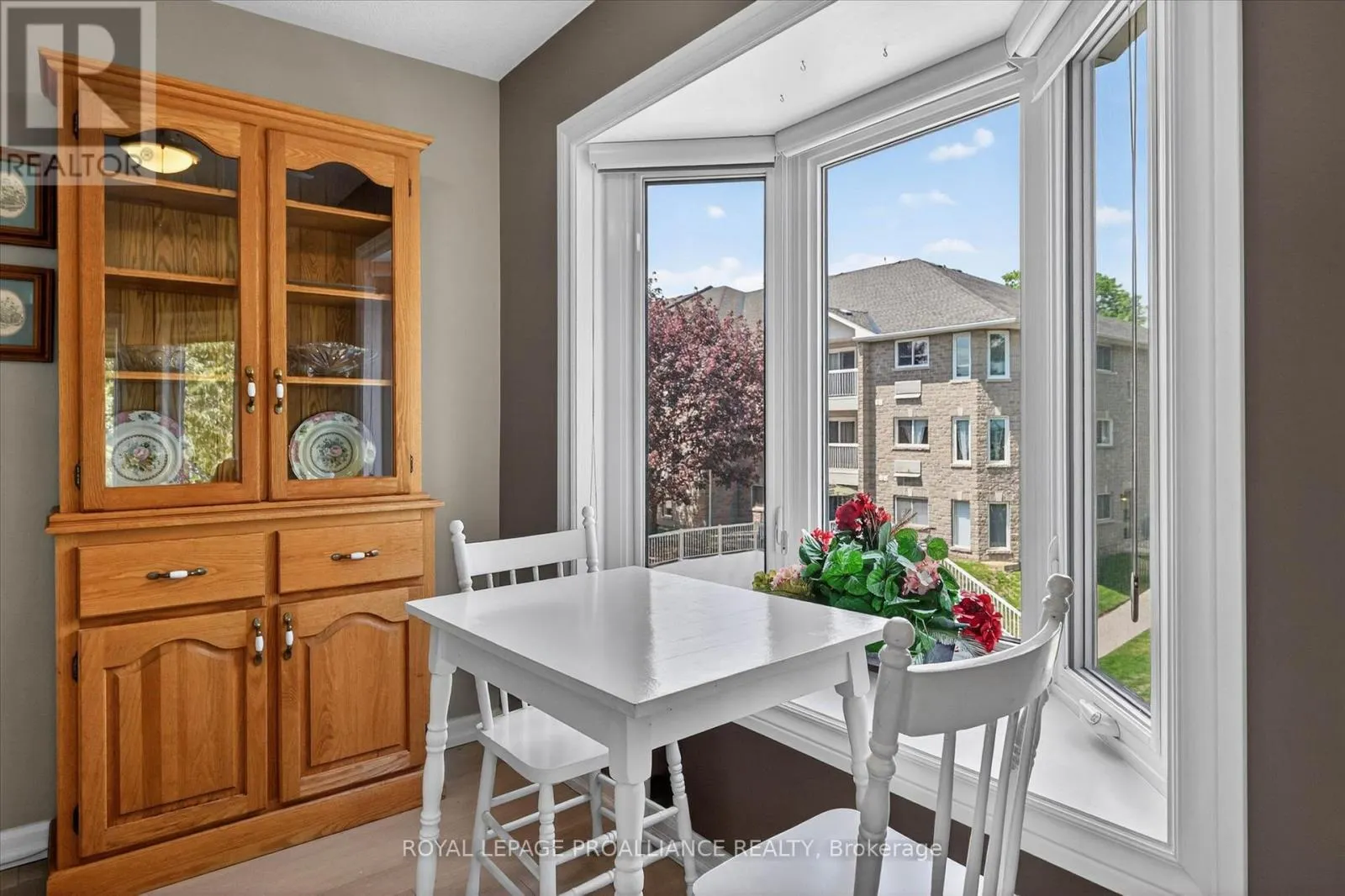 312A - 1099 CLONSILLA AVENUE