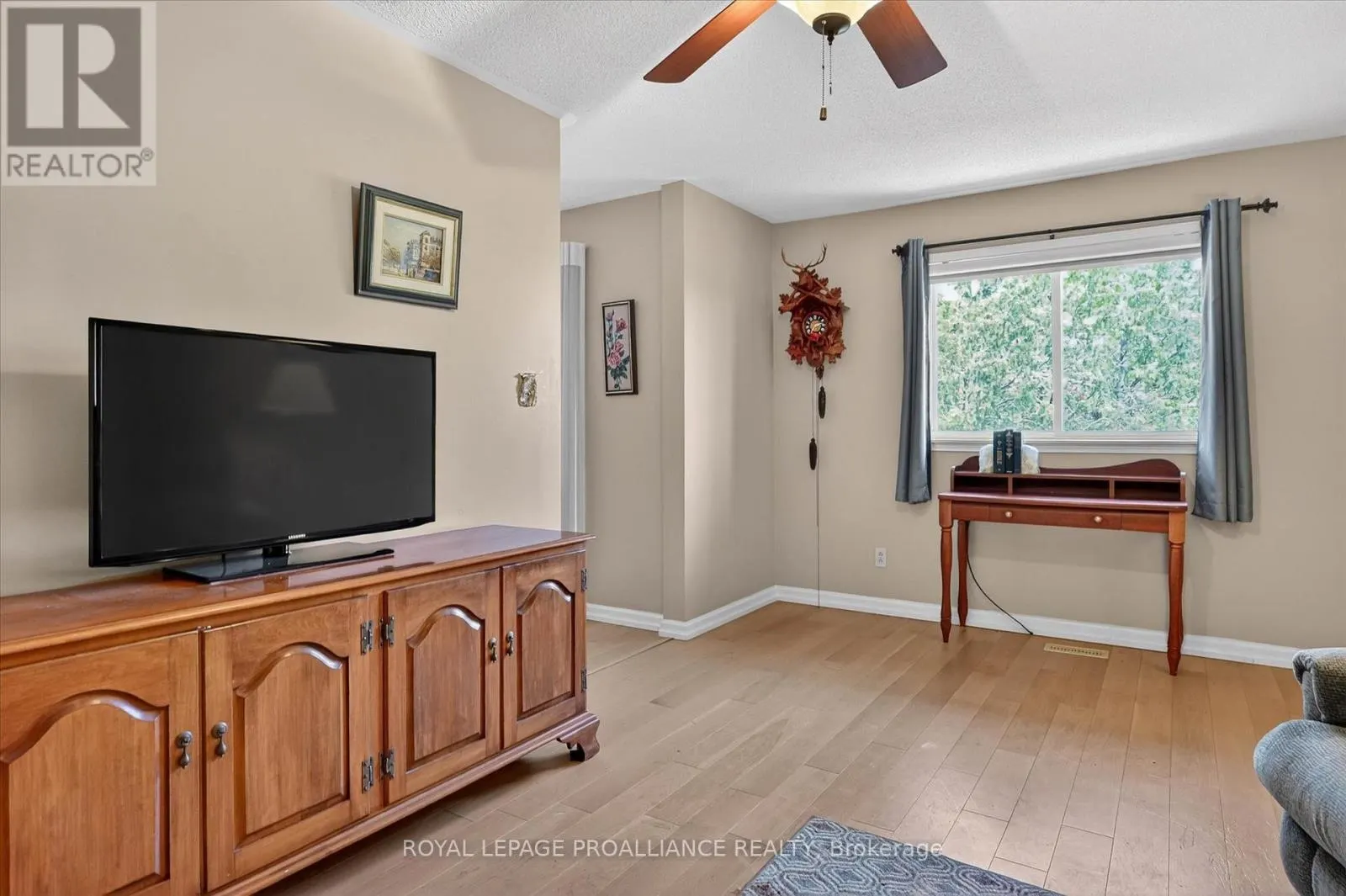 312A - 1099 CLONSILLA AVENUE