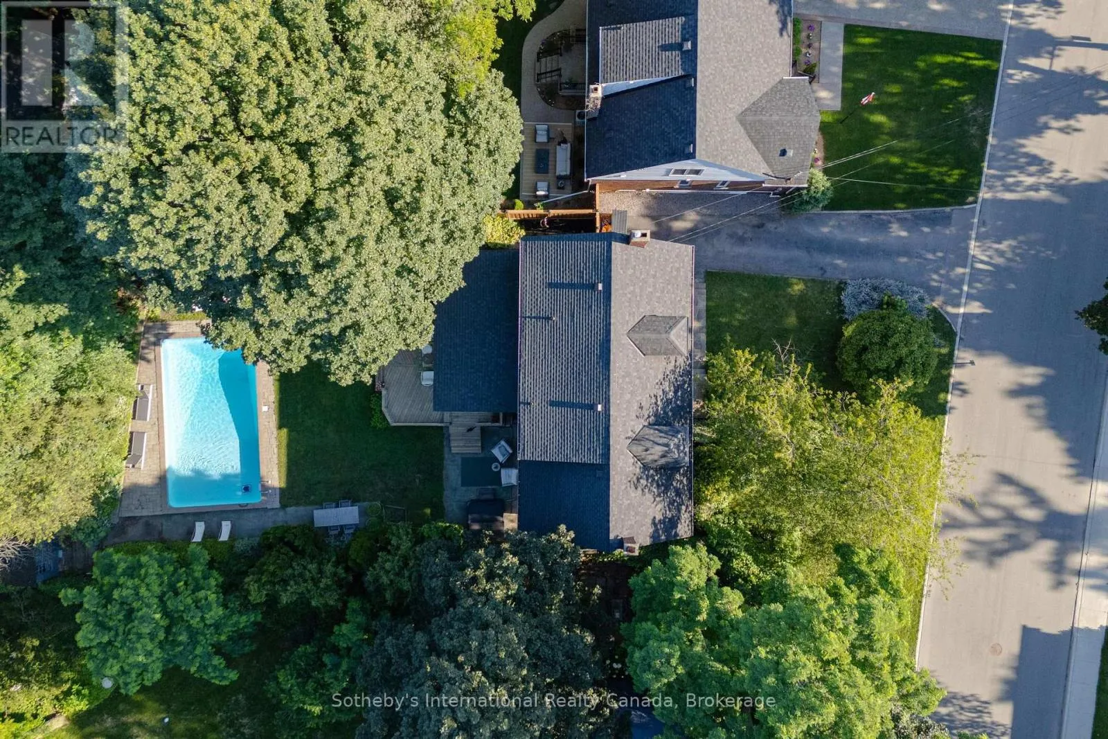 27 ARCADE CRESCENT