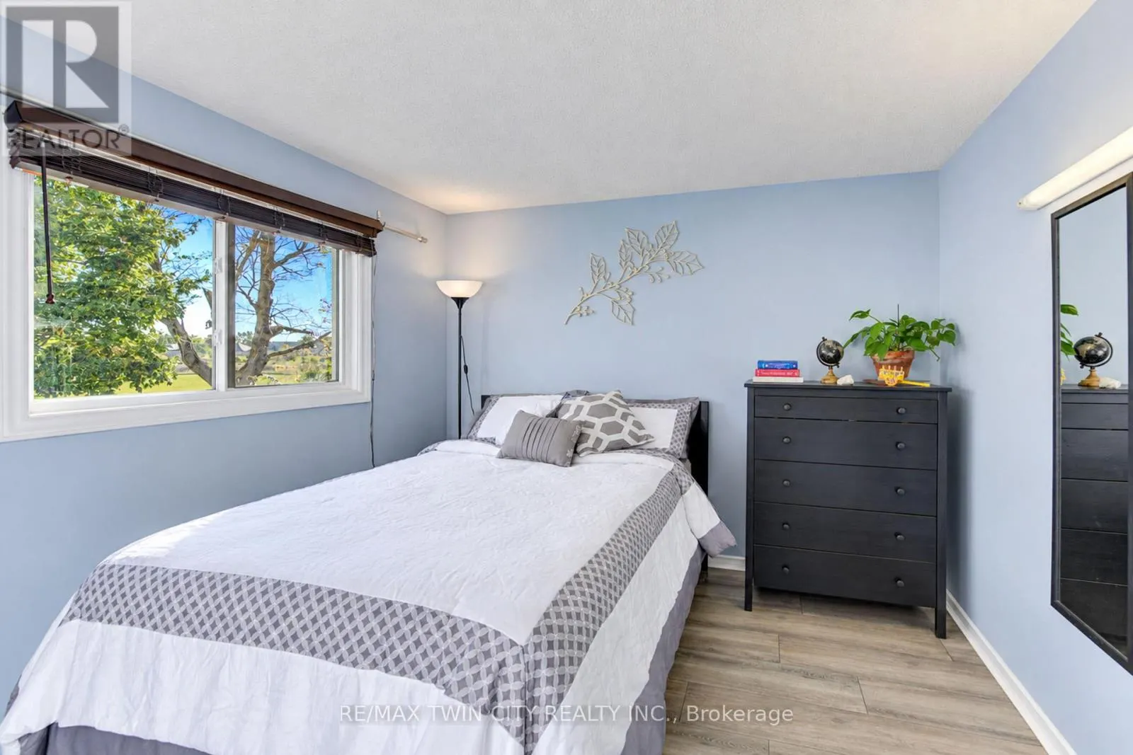190 NITH RIVER WAY
