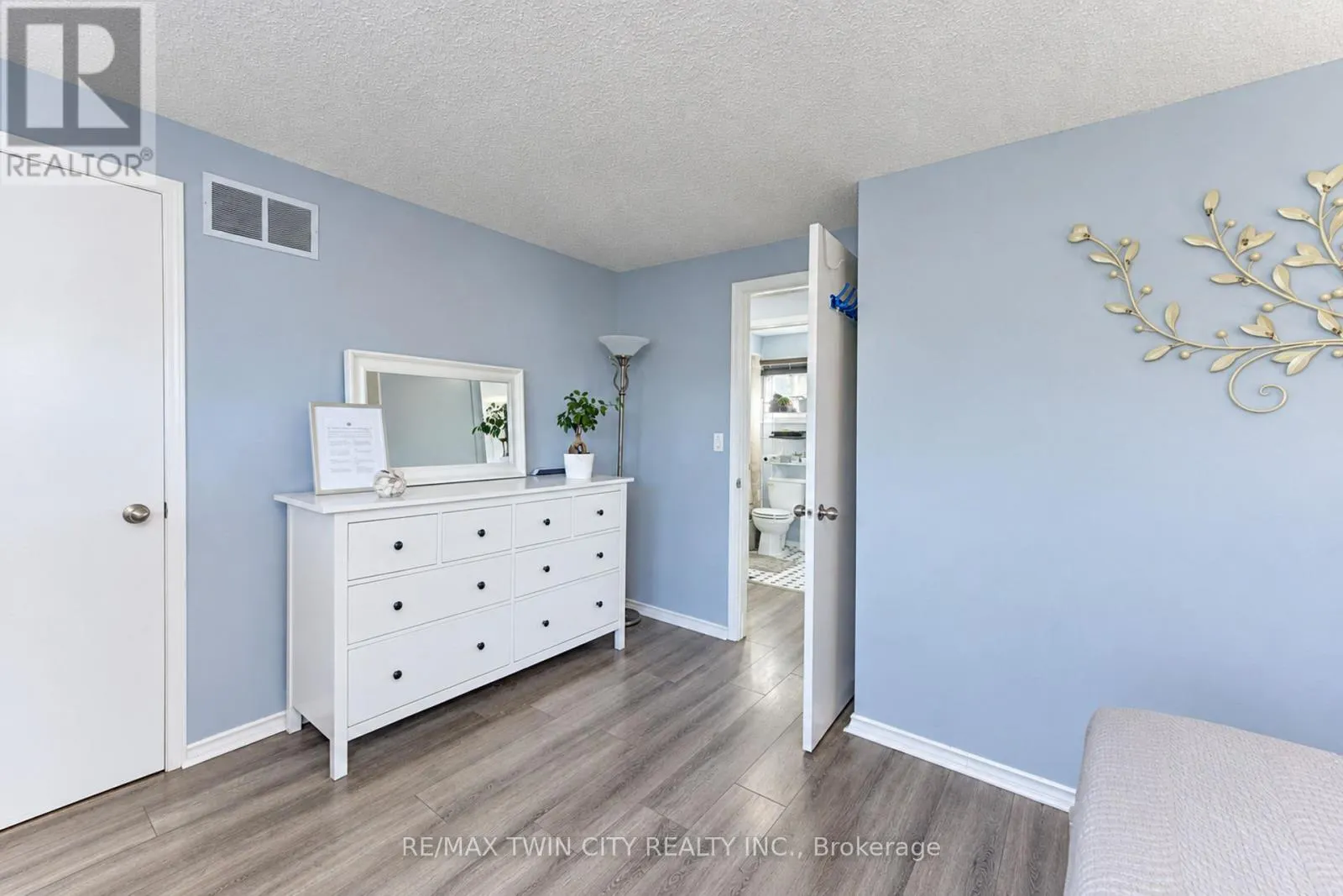 190 NITH RIVER WAY