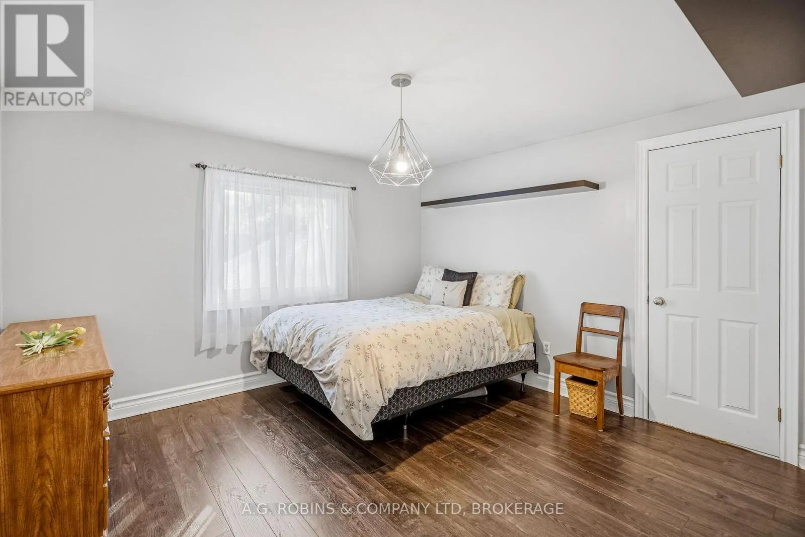 10448 LAKESHORE ROAD