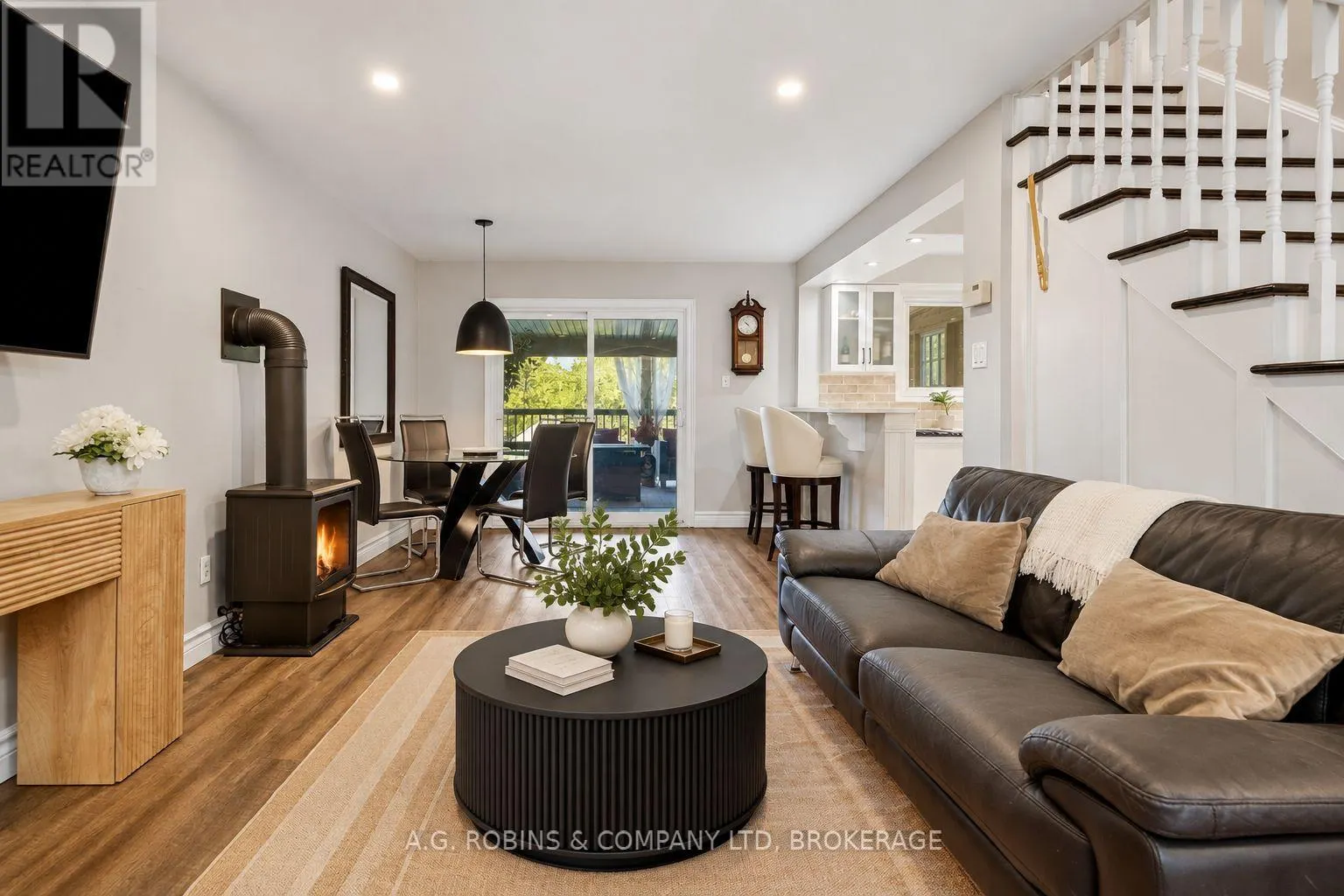 10448 LAKESHORE ROAD