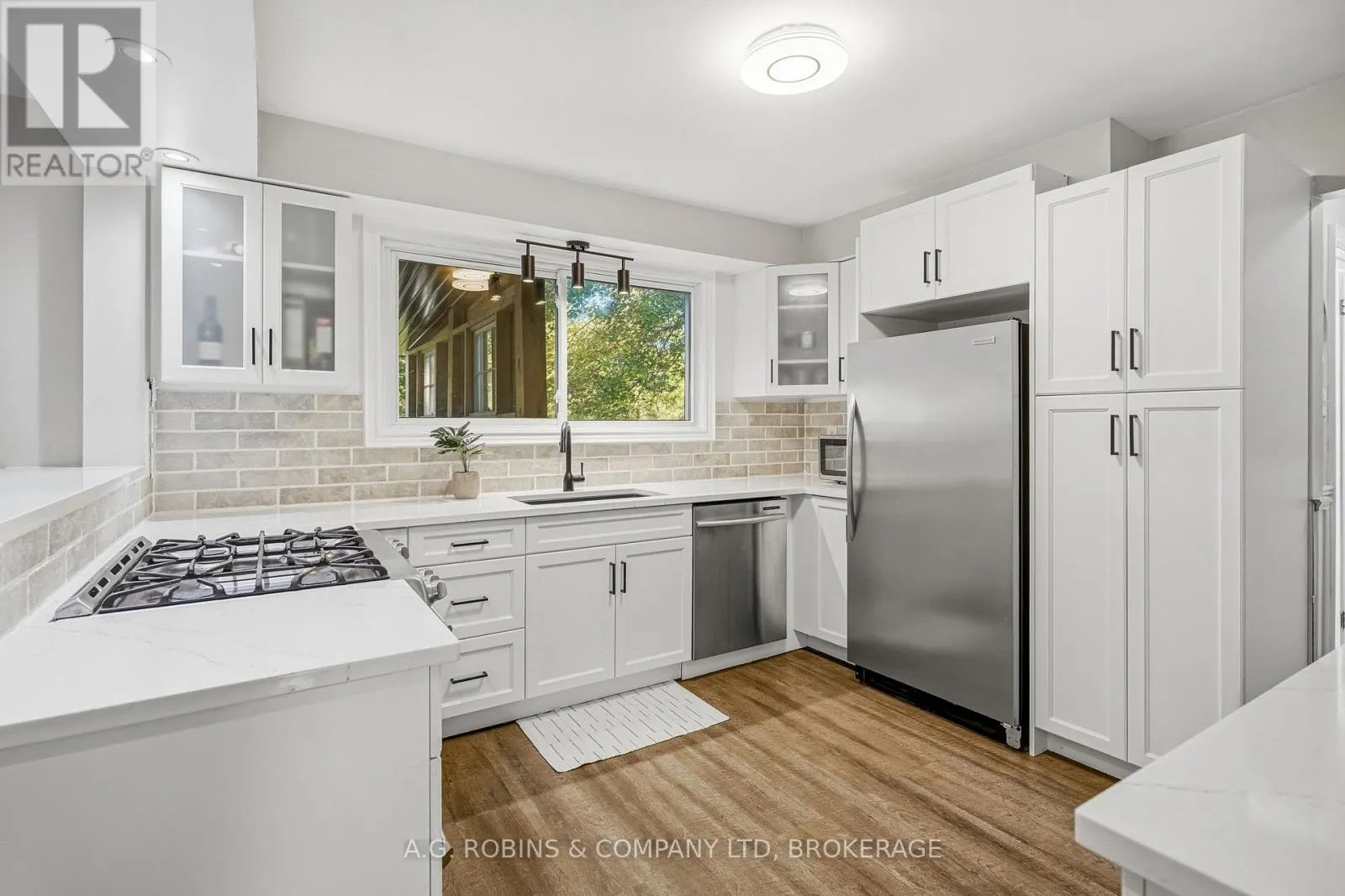 10448 LAKESHORE ROAD