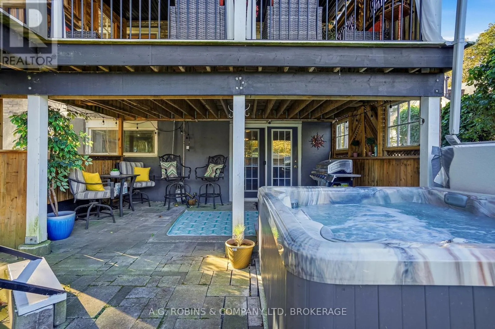 10448 LAKESHORE ROAD