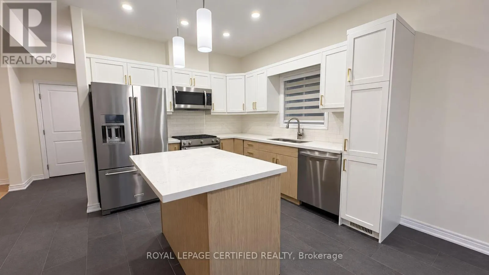 11 ALICIA CRESCENT