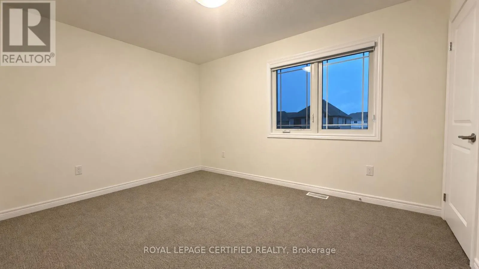 11 ALICIA CRESCENT