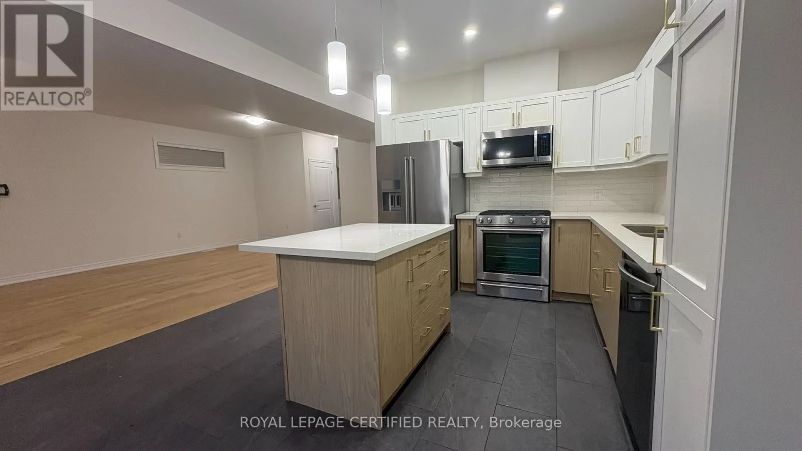 11 ALICIA CRESCENT