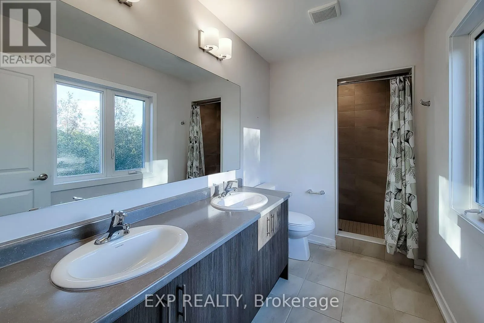 18 TRAILSIDE DRIVE