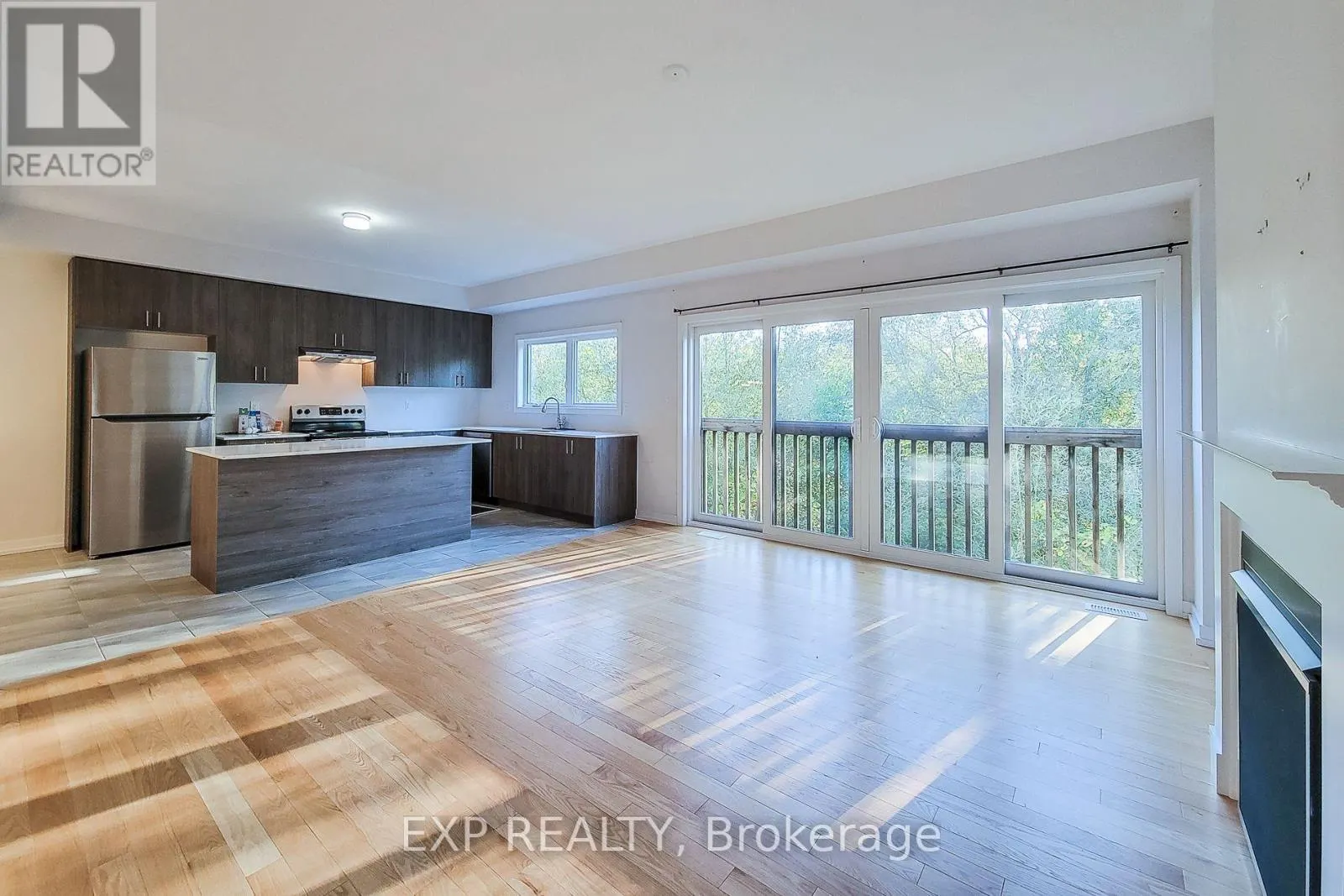 18 TRAILSIDE DRIVE