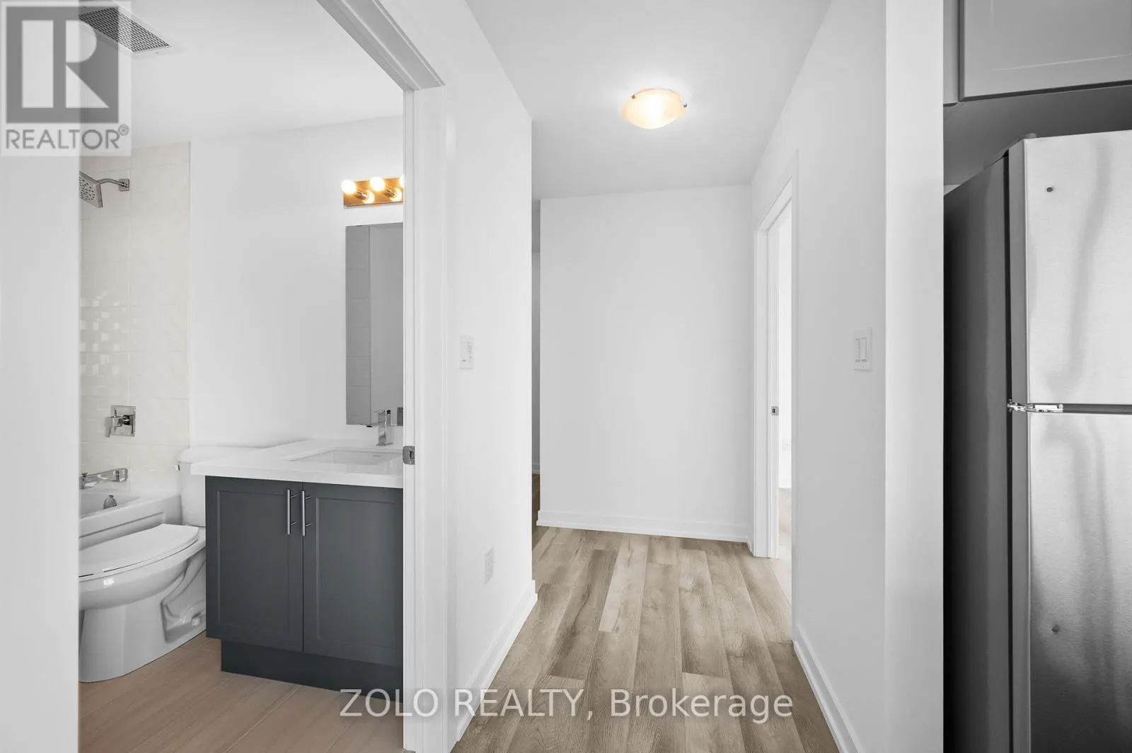 1011 - 470 DUNDAS STREET E