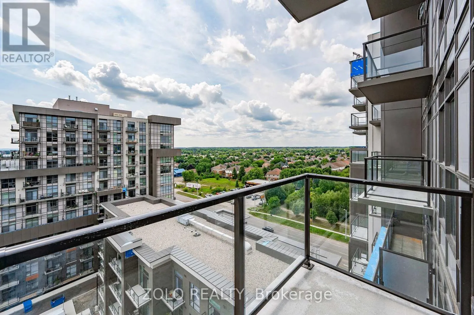 1011 - 470 DUNDAS STREET E