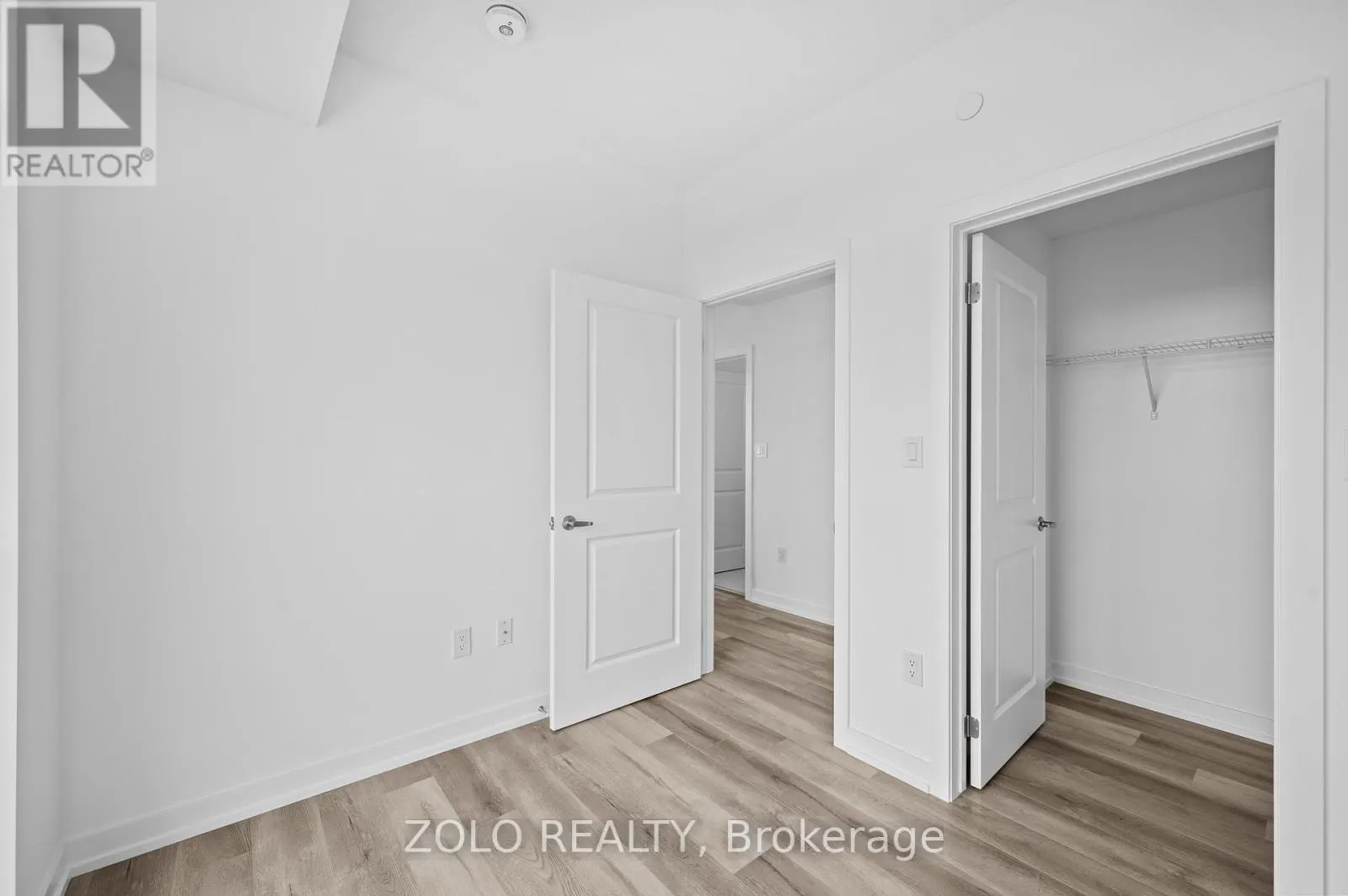 1011 - 470 DUNDAS STREET E