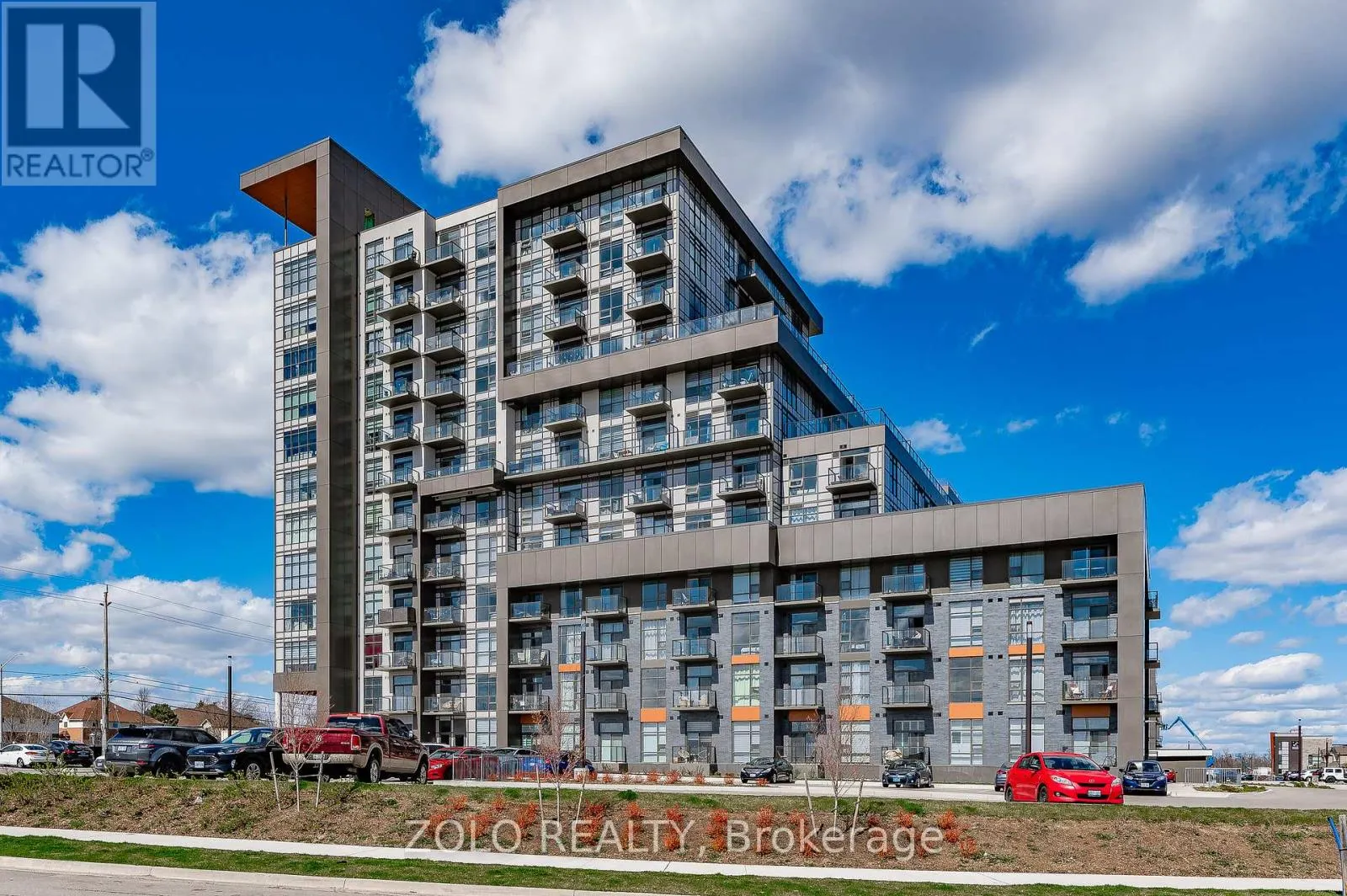 1011 - 470 DUNDAS STREET E