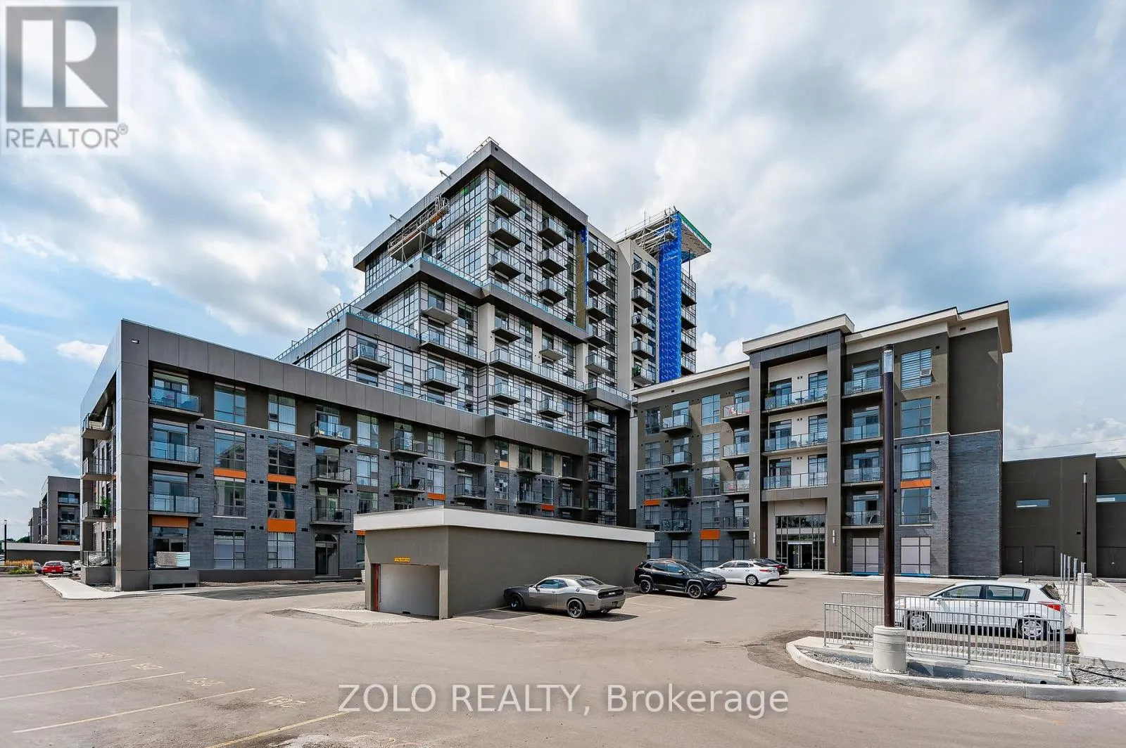 1011 - 470 DUNDAS STREET E