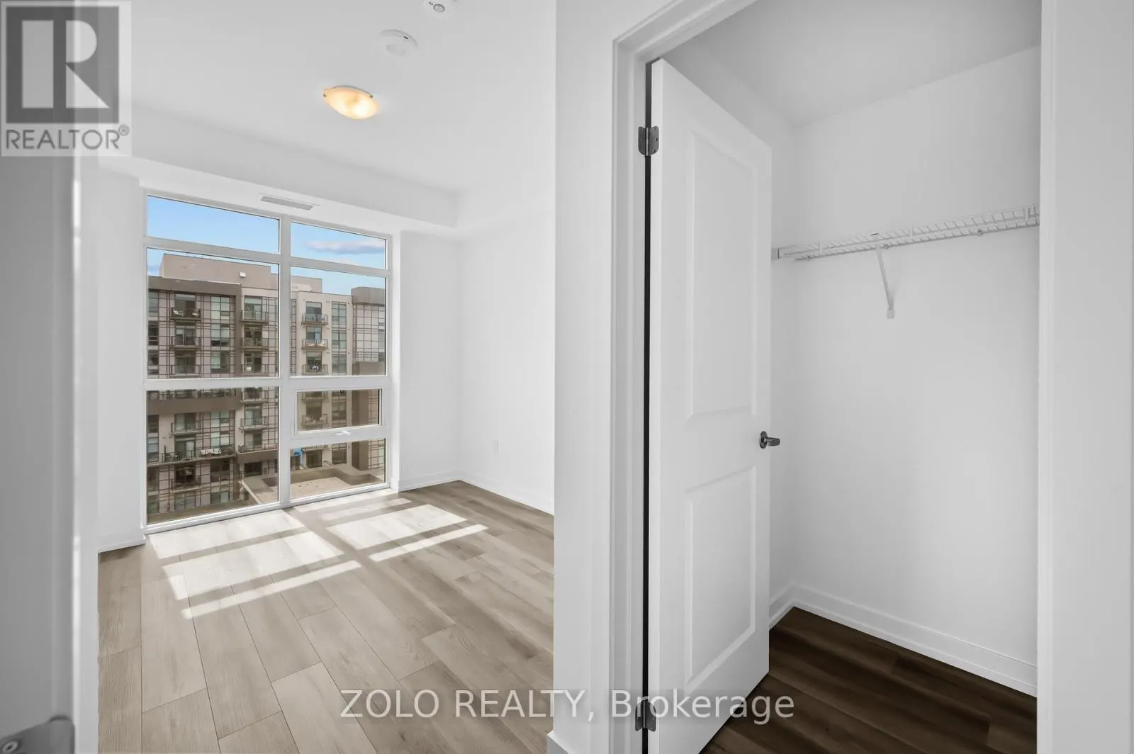 1011 - 470 DUNDAS STREET E