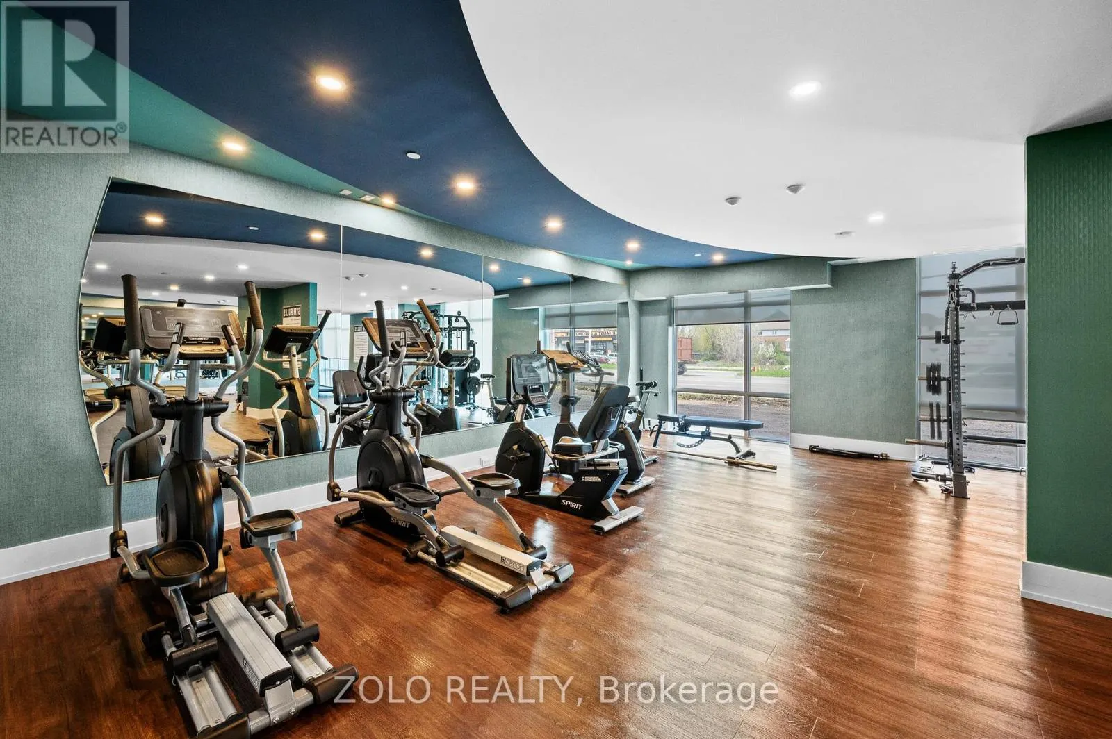 1011 - 470 DUNDAS STREET E