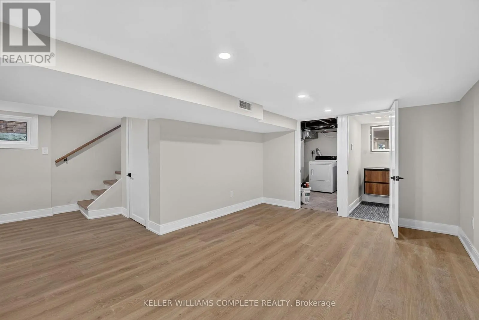 215 PALING AVENUE