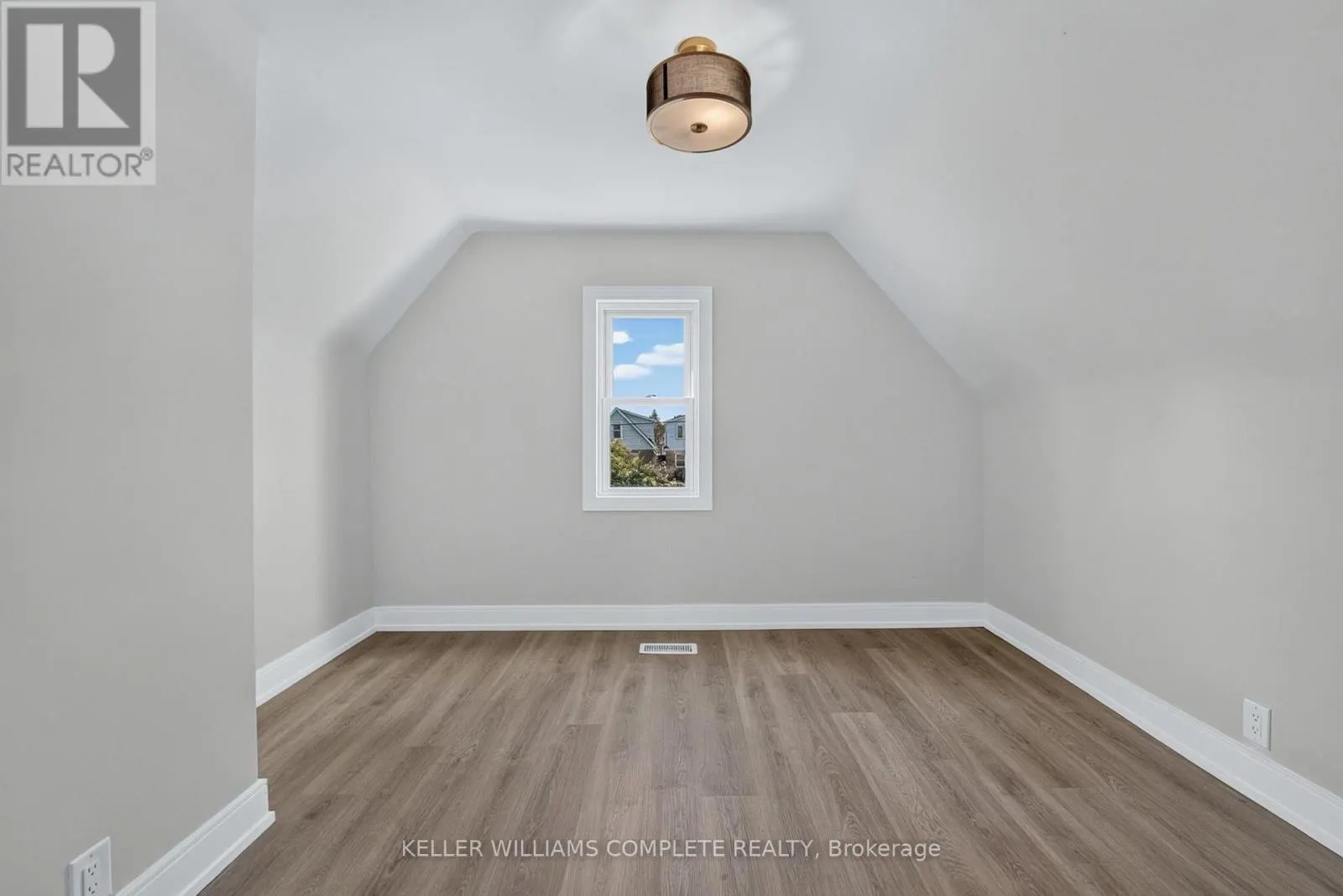 215 PALING AVENUE