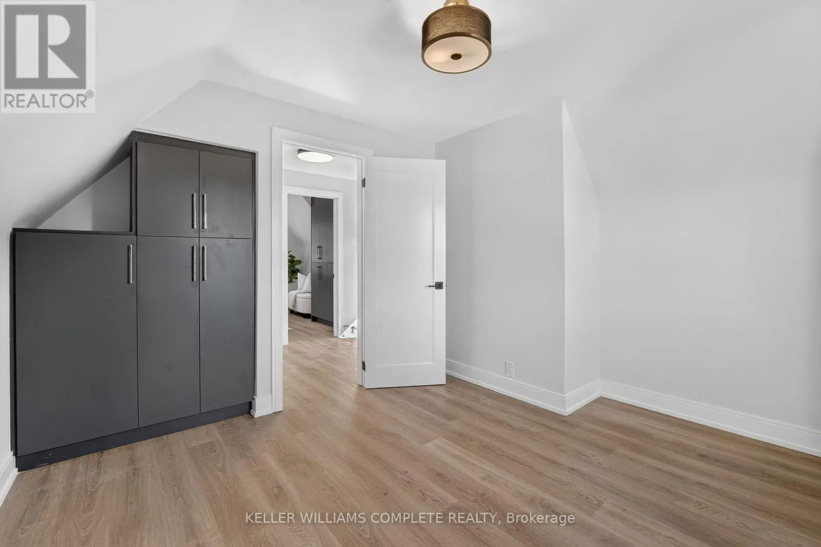 215 PALING AVENUE