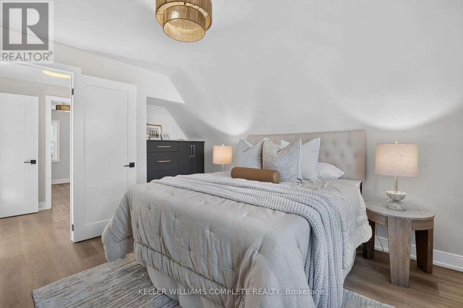 215 PALING AVENUE