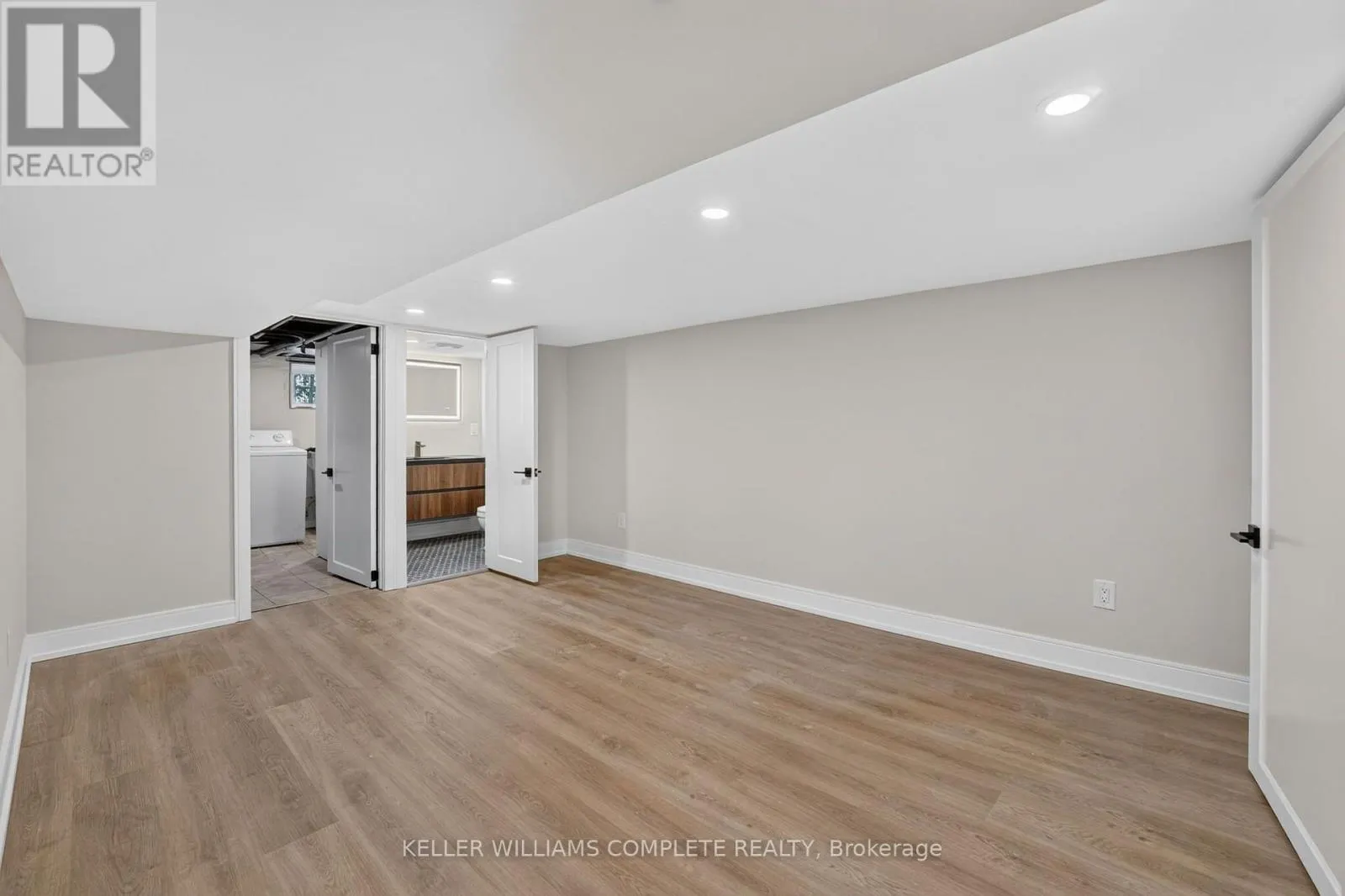 215 PALING AVENUE