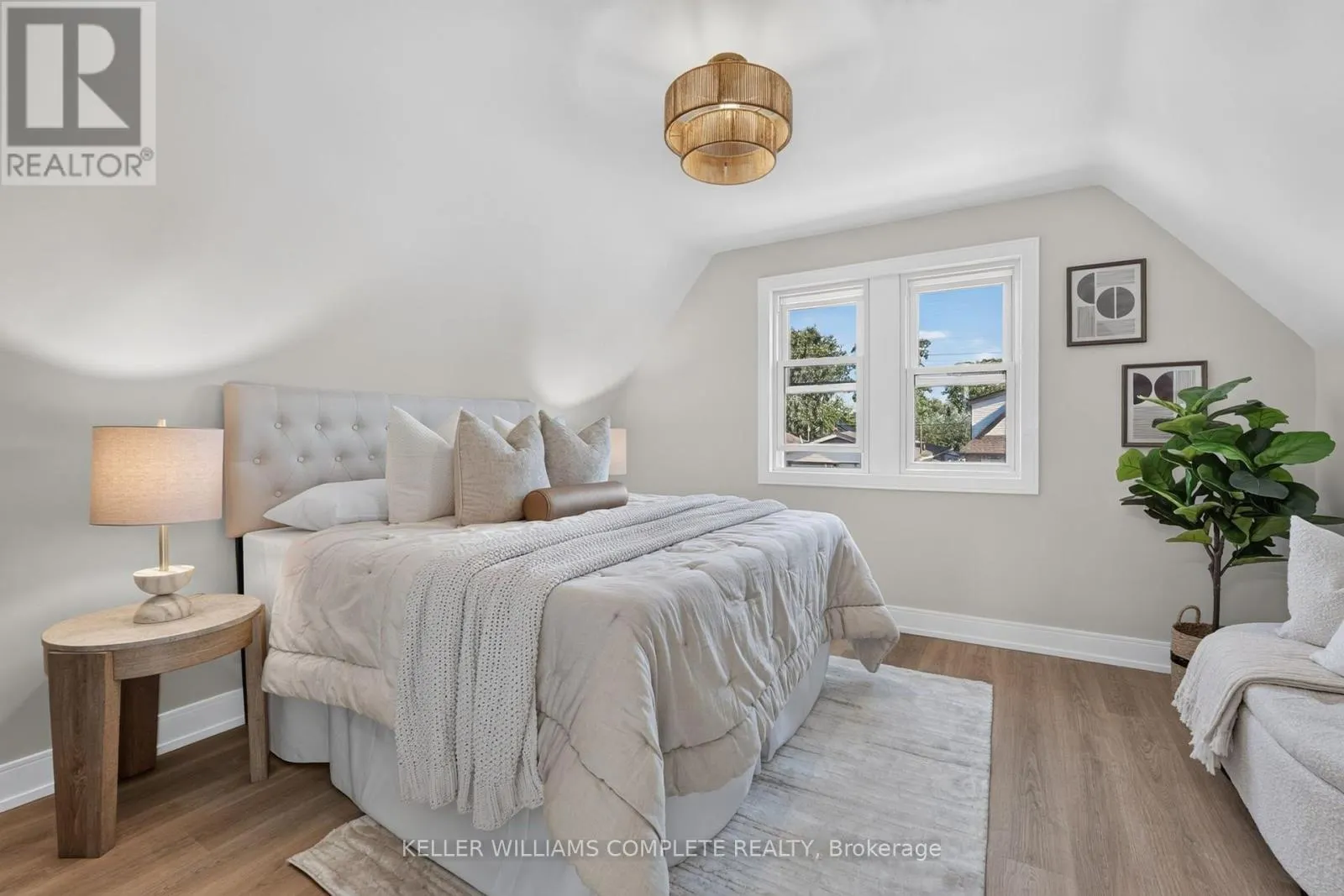 215 PALING AVENUE