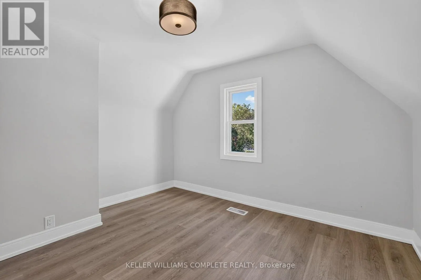 215 PALING AVENUE