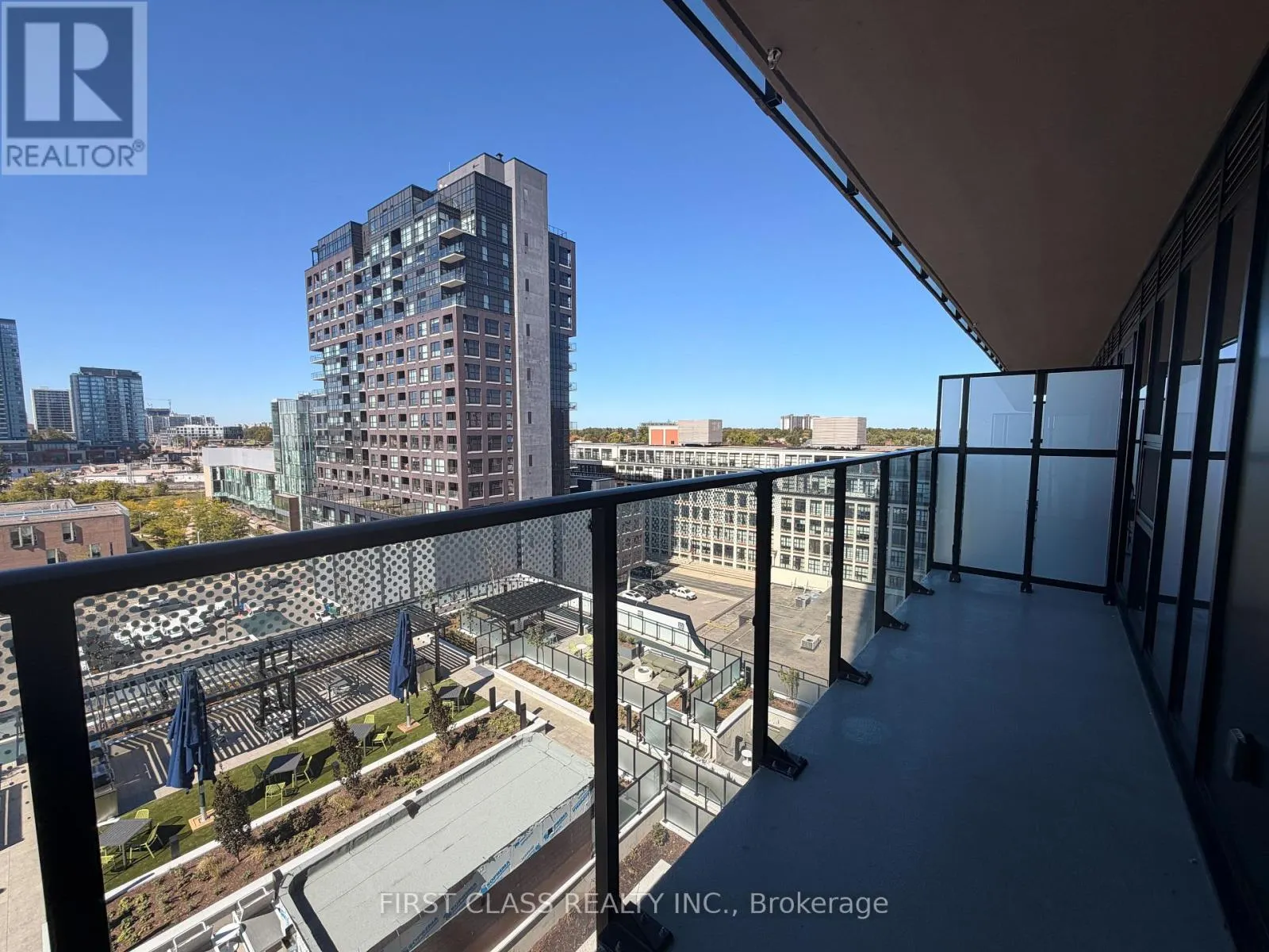 1012 - 30 FRANCIS STREET S
