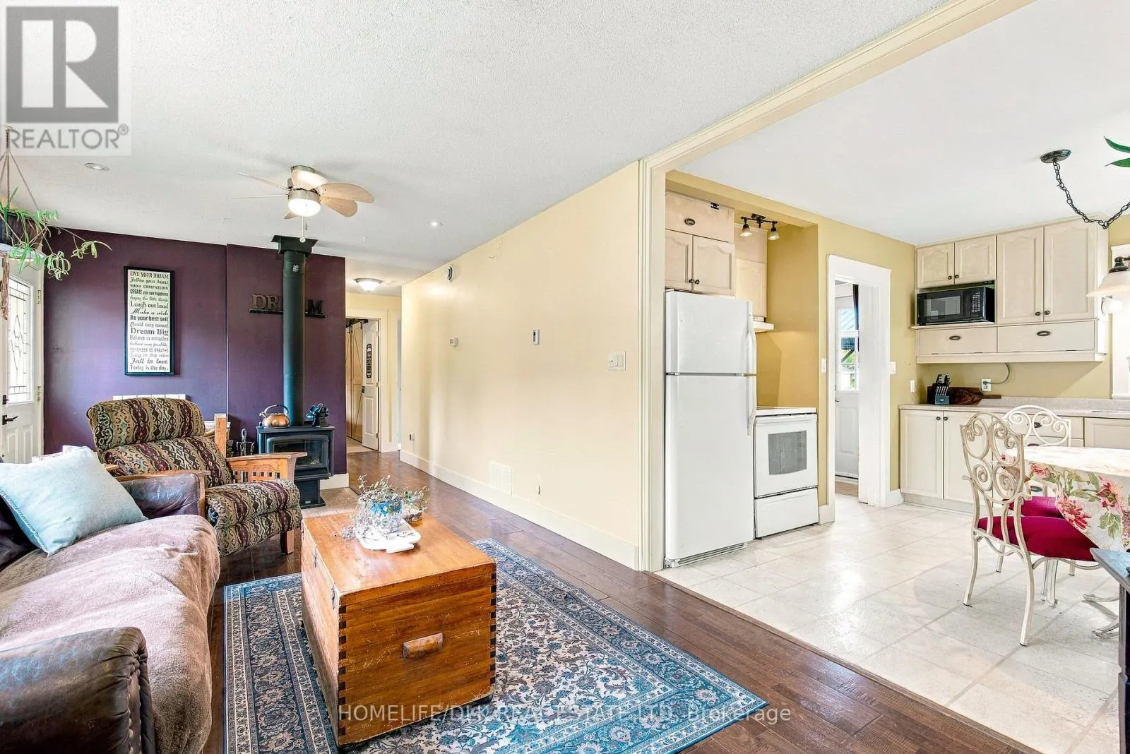 2269 KELLY'S AVENUE