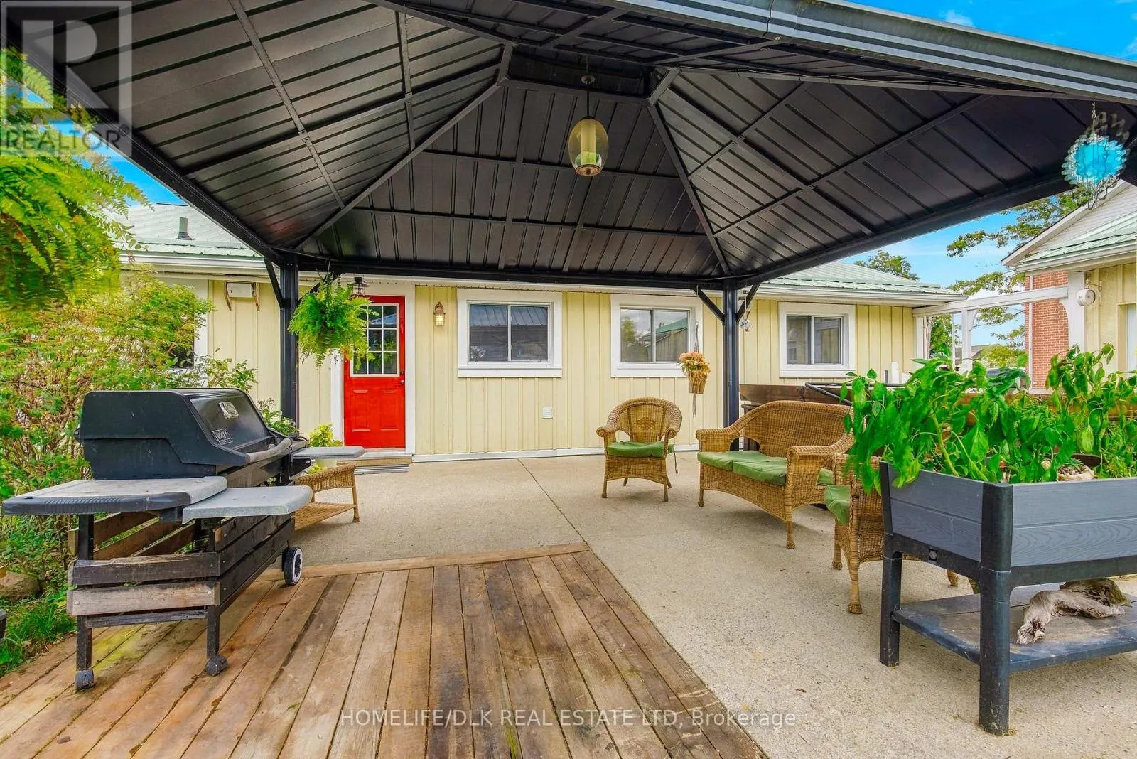 2269 KELLY'S AVENUE