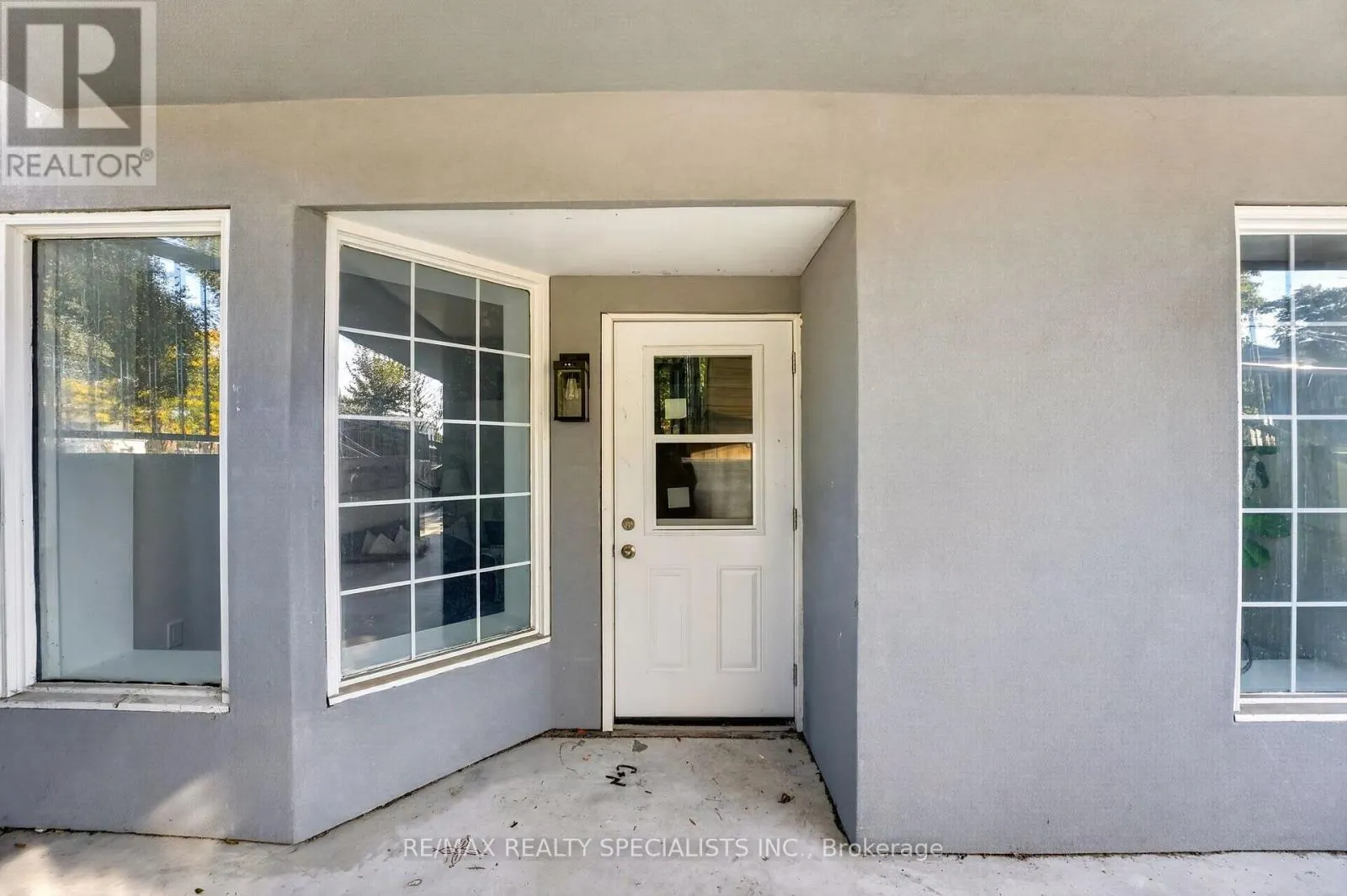 11 - 44 QUEENSTON STREET