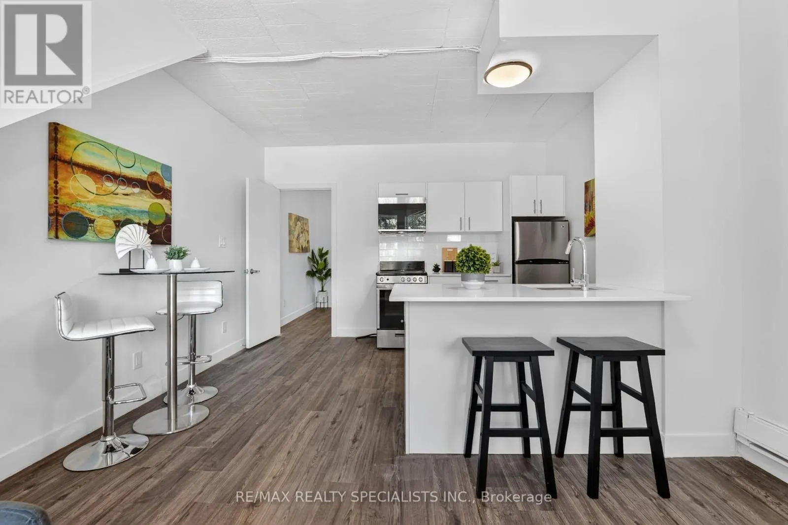 11 - 44 QUEENSTON STREET