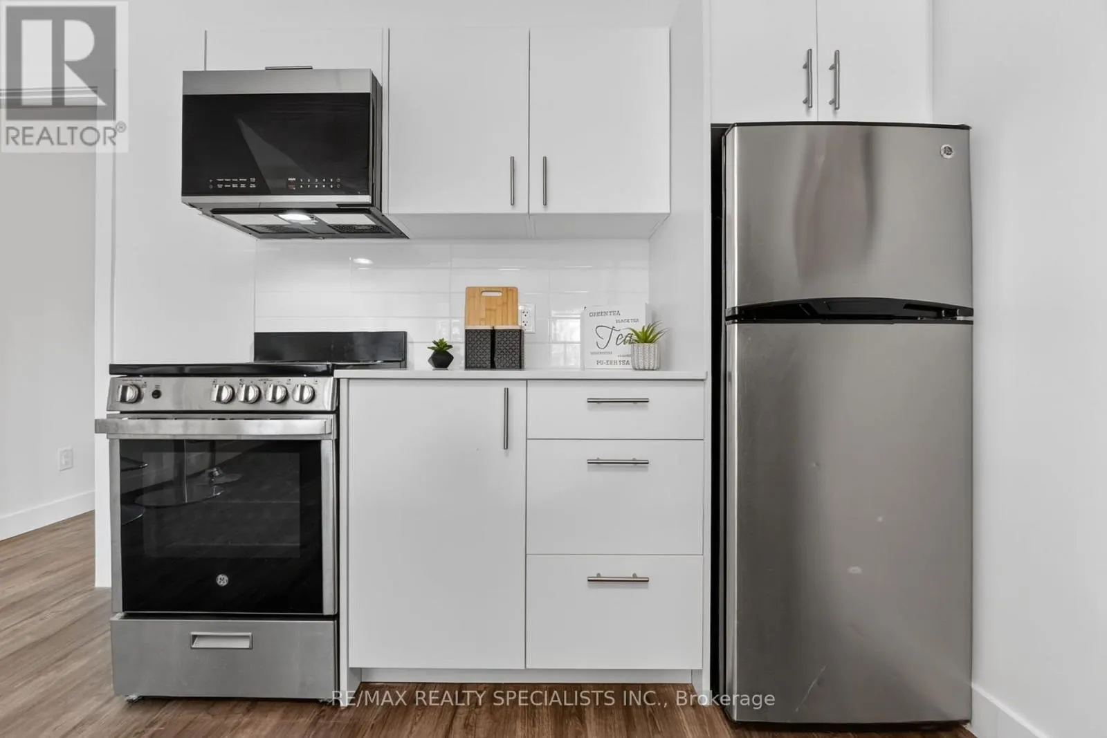 11 - 44 QUEENSTON STREET