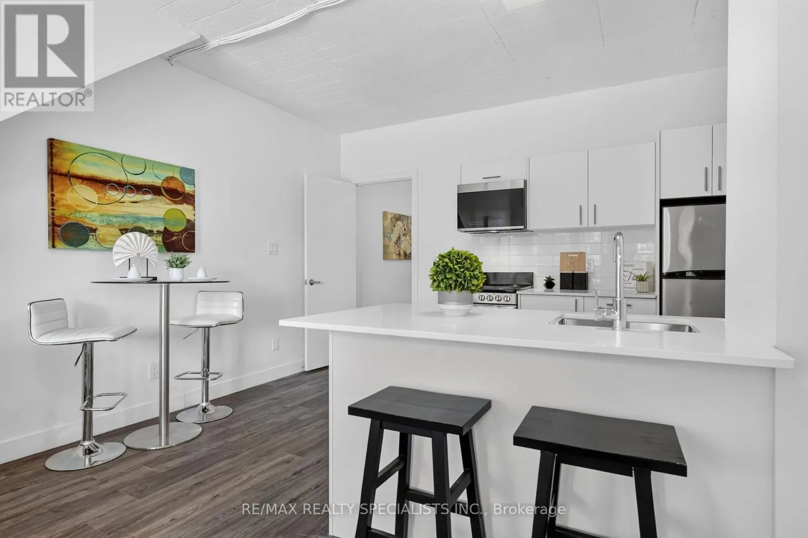 11 - 44 QUEENSTON STREET