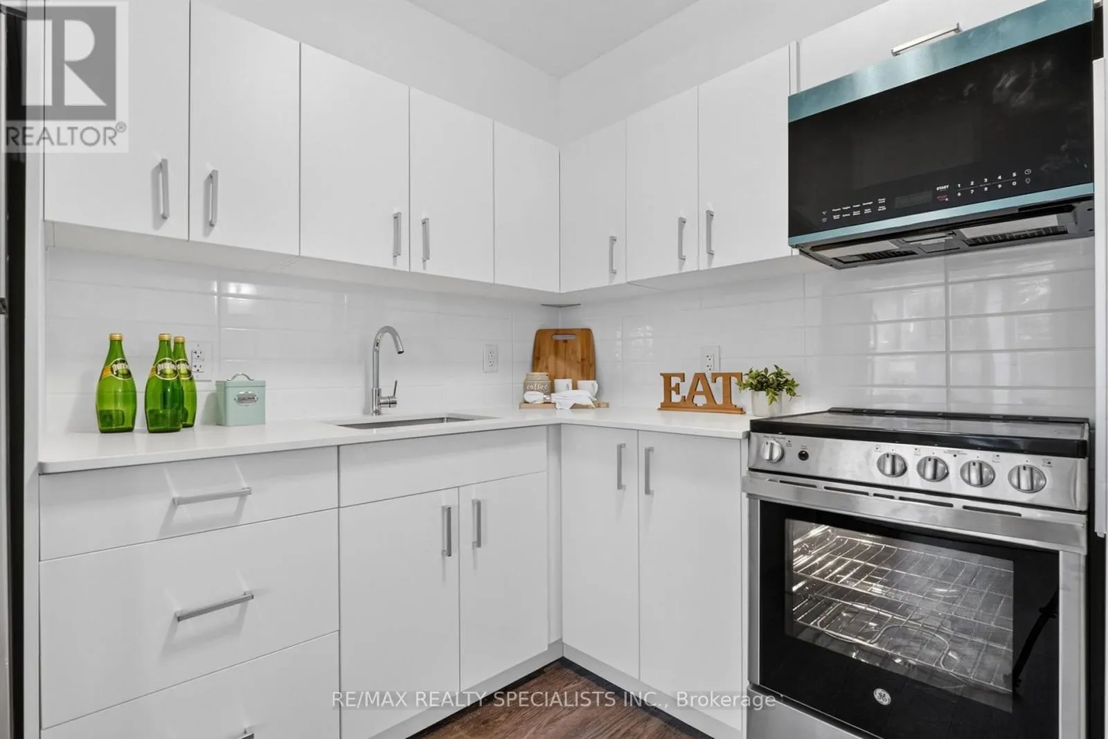 1A - 44 QUEENSTON STREET
