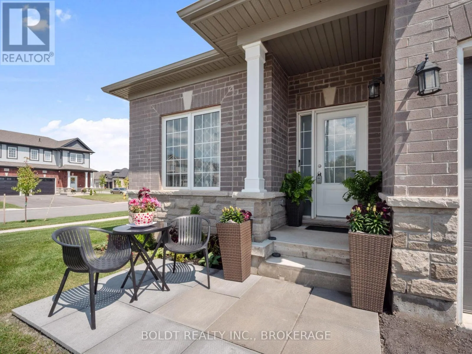 412 HUMMEL CRESCENT