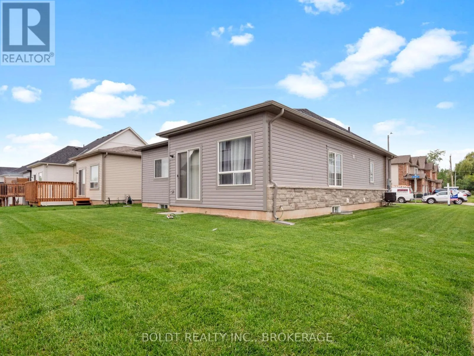 412 HUMMEL CRESCENT