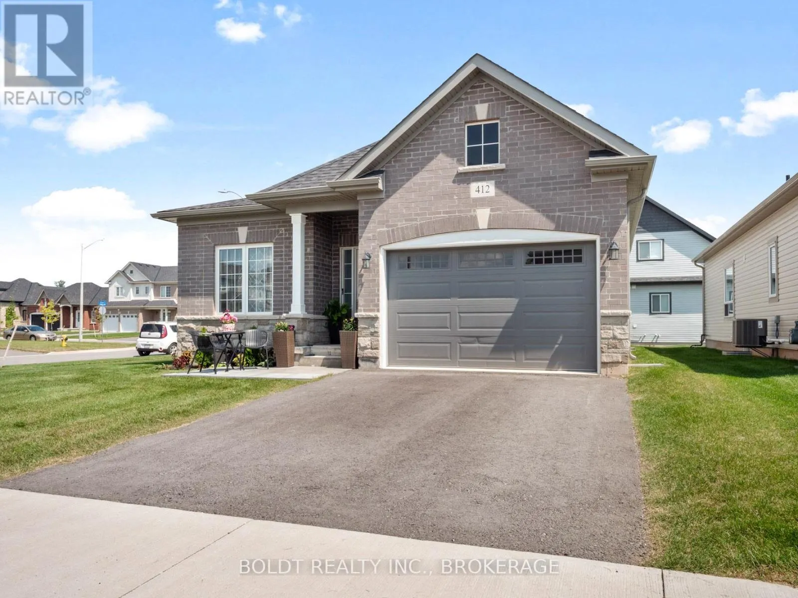 412 HUMMEL CRESCENT