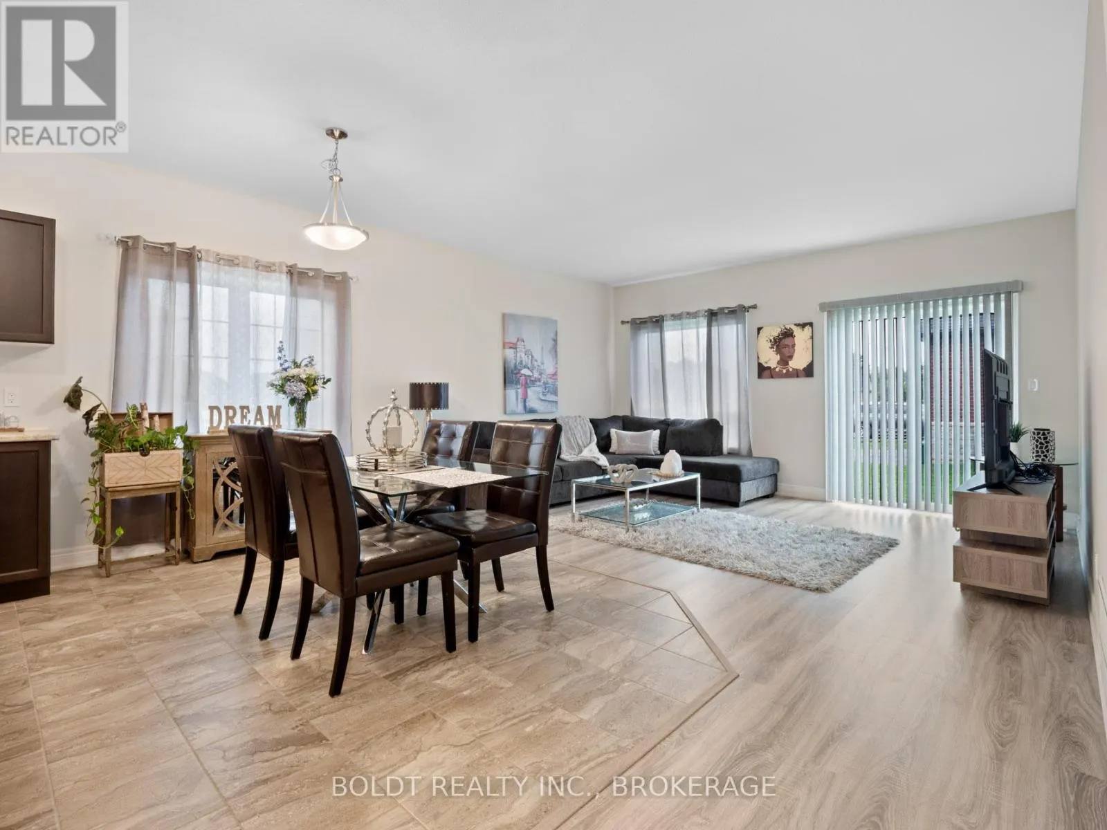 412 HUMMEL CRESCENT